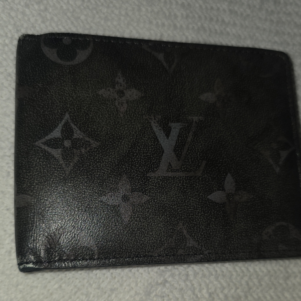 Louis Vuitton Black Key & Card Holder Iconic Design